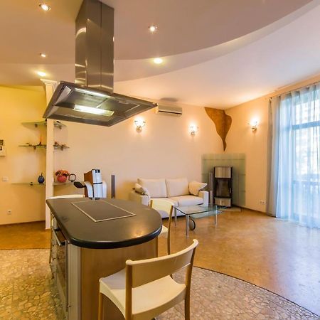 3-Room Apartments On Khreshchatyk. Building With Star Kiev Luaran gambar