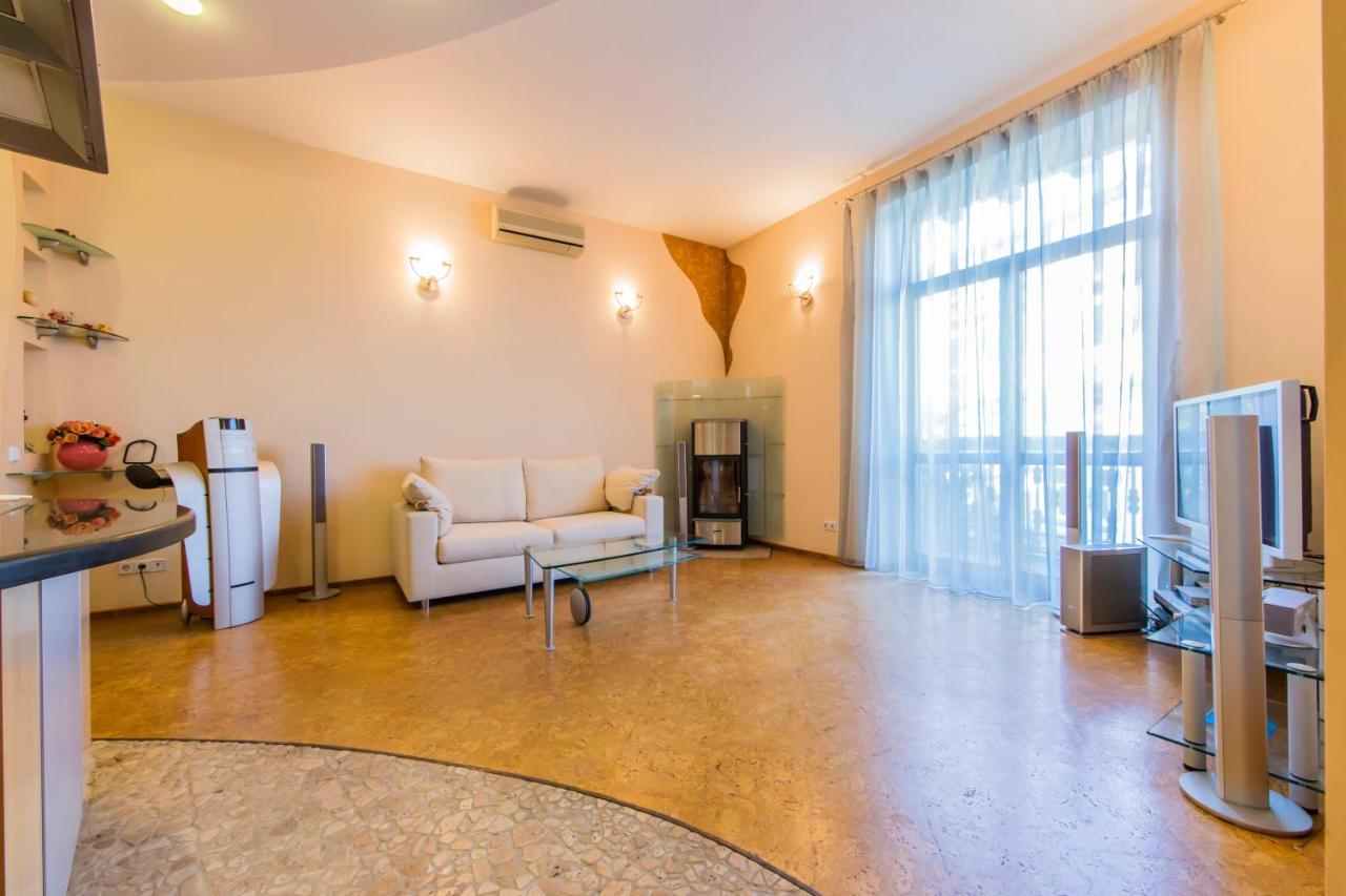 3-Room Apartments On Khreshchatyk. Building With Star Kiev Luaran gambar