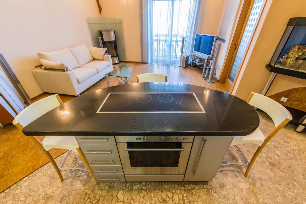 3-Room Apartments On Khreshchatyk. Building With Star Kiev Luaran gambar