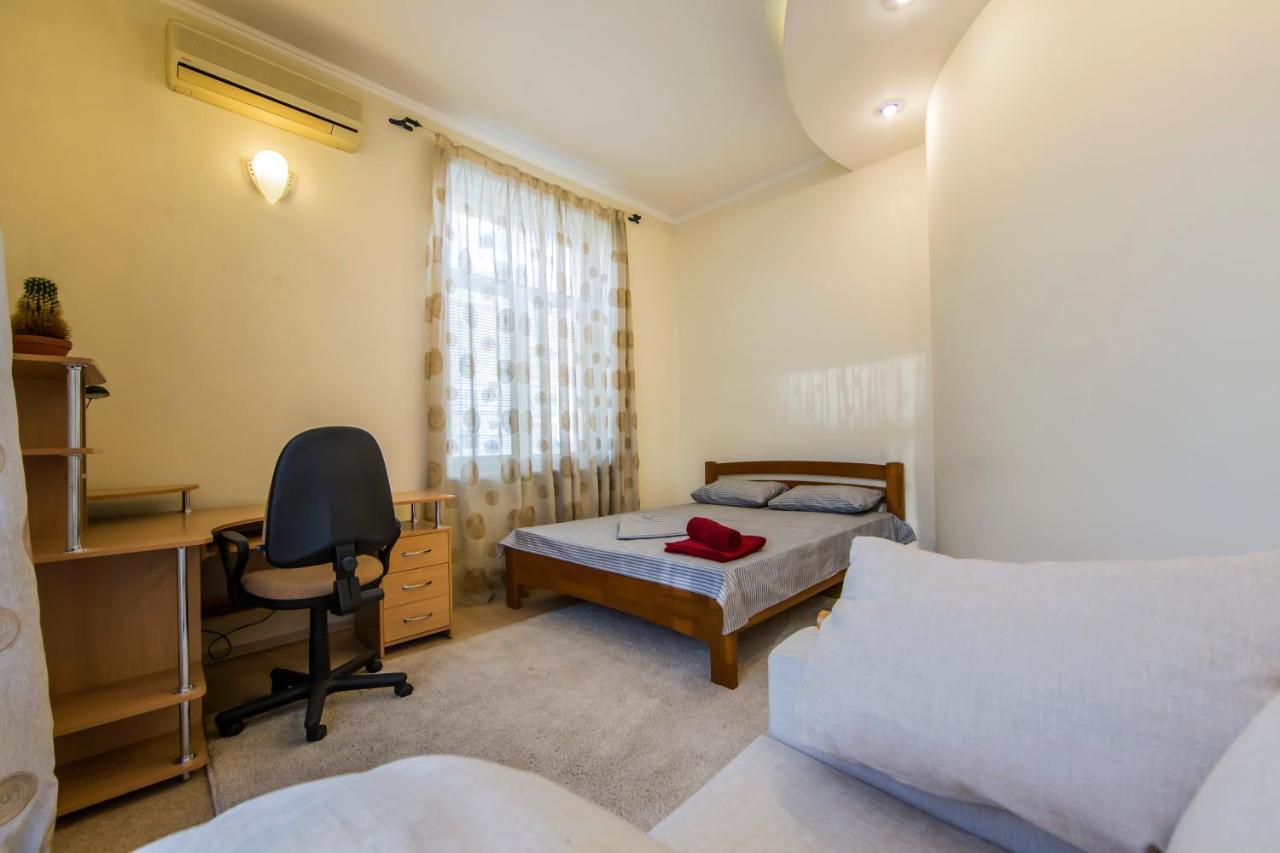 3-Room Apartments On Khreshchatyk. Building With Star Kiev Luaran gambar